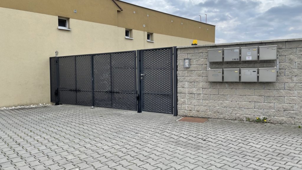 Oceľová_brána_s_ťahokovom_1